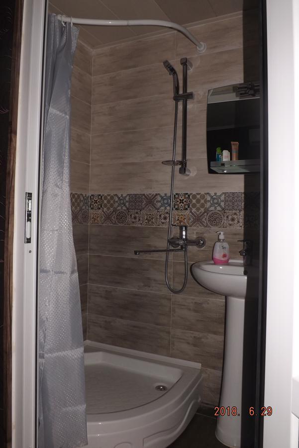 Guest House Gio Tbilisi Esterno foto