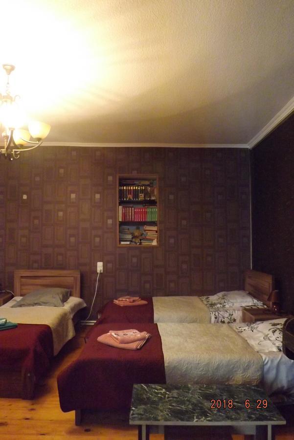Guest House Gio Tbilisi Esterno foto